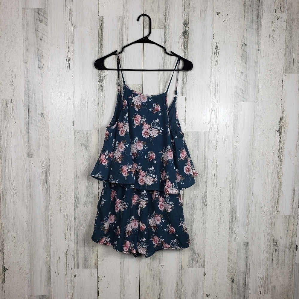 Rue21 floral summer romper size medium